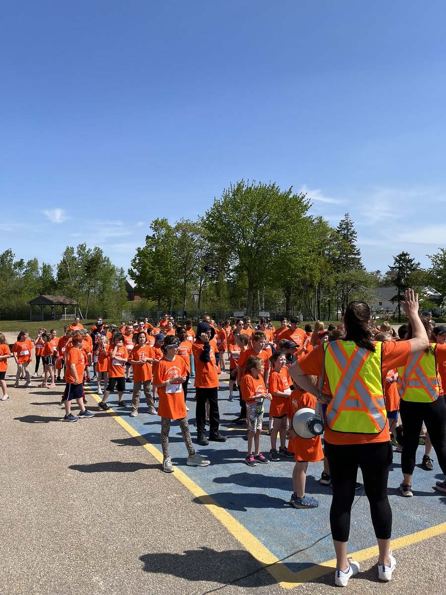 TCRCEHPS's tweet image. Great day for the #OceanBlue Fun Run hosted by @DigbyRec ! @DigbyElementary @EebooWeymouth Islands and Bear River schools participating today. @TCRCE_NS @SunderlandCara @KidsRunClub_DNS