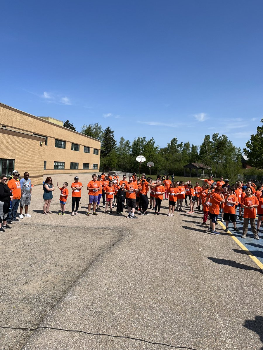 TCRCEHPS's tweet image. Great day for the #OceanBlue Fun Run hosted by @DigbyRec ! @DigbyElementary @EebooWeymouth Islands and Bear River schools participating today. @TCRCE_NS @SunderlandCara @KidsRunClub_DNS