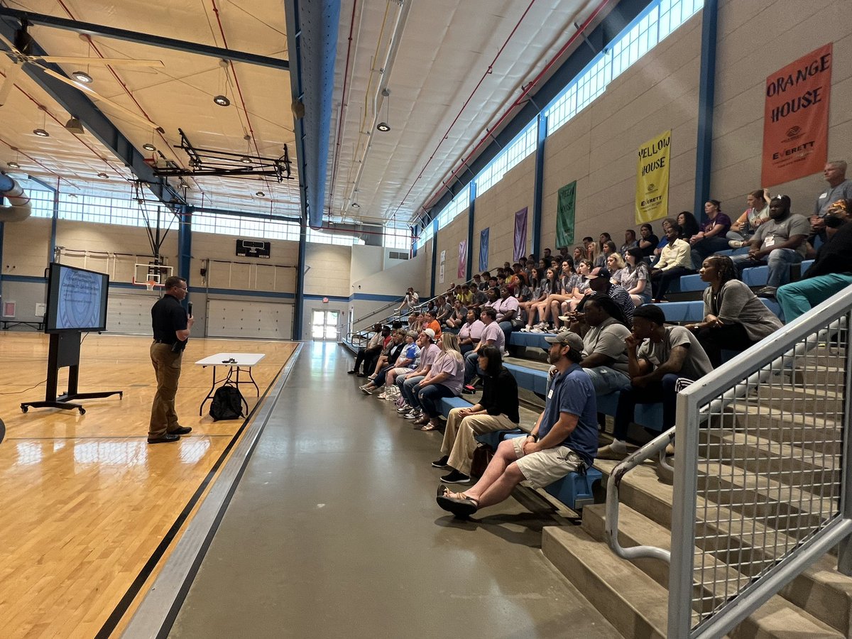 Our number one priority across our state is keeping kids safe during out of school time. 

Central Arkansas Club leaders and staff members are participating in Active Shooter Training with Lieutenant Jackson from @BentonPoliceAR 

💙 #WhateverItTakes #SafeSummers #GreatFutures