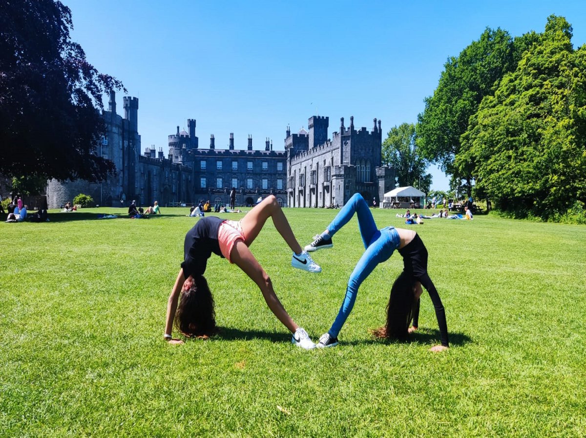 CCMiramadrid's tweet image. Un pequeño reportaje gráfico de nuestros alumnos de 2º de la ESO que participan en el programa de inmersión lingüística en Kilkenny, Irlanda.

They have been so lucky!!!

#colegiomiramadrid #miramadrid #googlereference #irlanda #kilkenny #idiomas