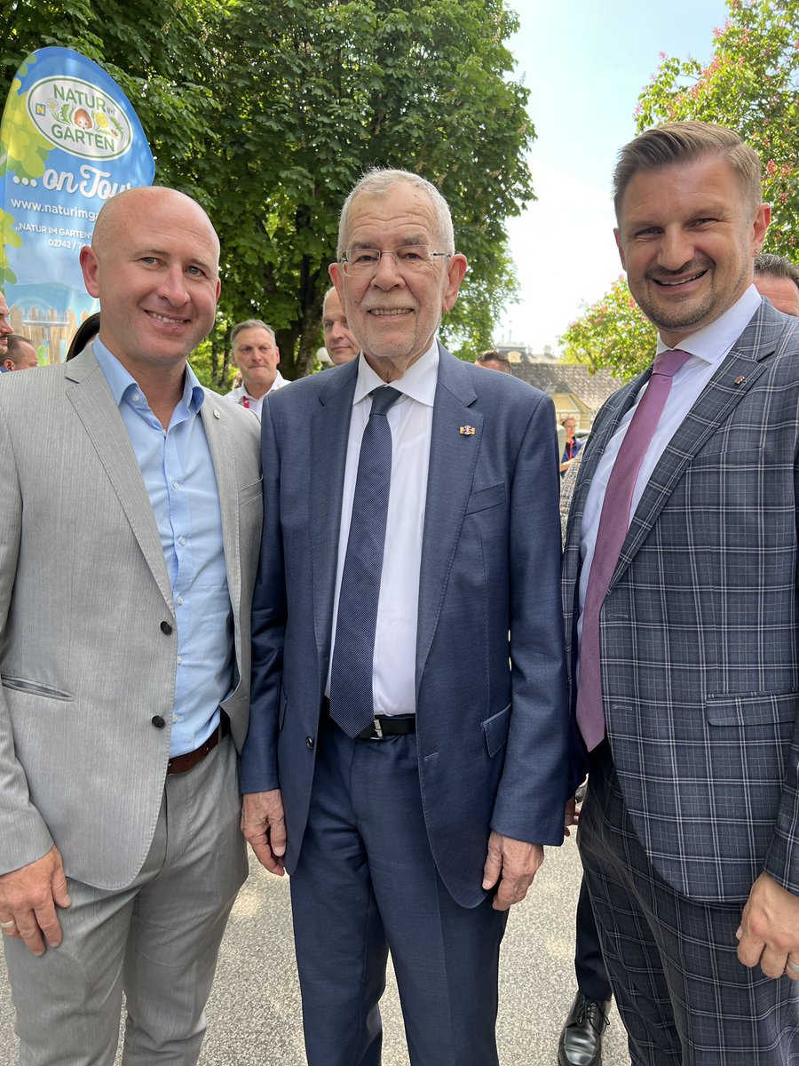 chpenn's tweet photo. In den kommenden drei Tagen Austausch und Weiterbildung beim
Österreichischen Städtetag #städttag2023 @vanderbellen @mariohaas12 #eferding #klausluger https://t.co/ouyXKpdupR