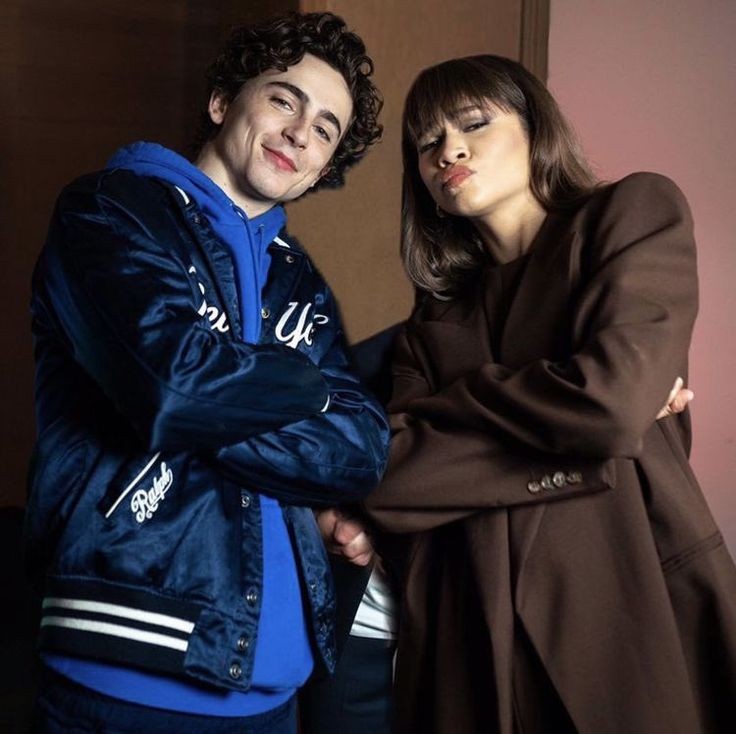 E HJ É ANIVERSÁRIO DA MINHA GATINHA <a href="/nelliesprings/">sof</a>
te desejo tudo de melhor que há nesse mundo, muito obrigada por sempre estar aqui e ser minha companheira de hc's e surtos!!
te amo muito soso <3