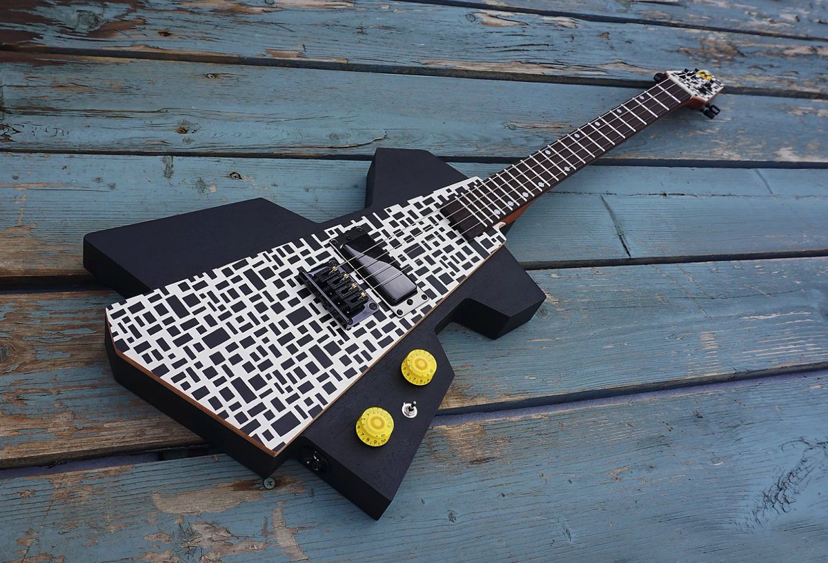 when you need a guitar to match your shirt from dan flashes: bit.ly/41VMJvn