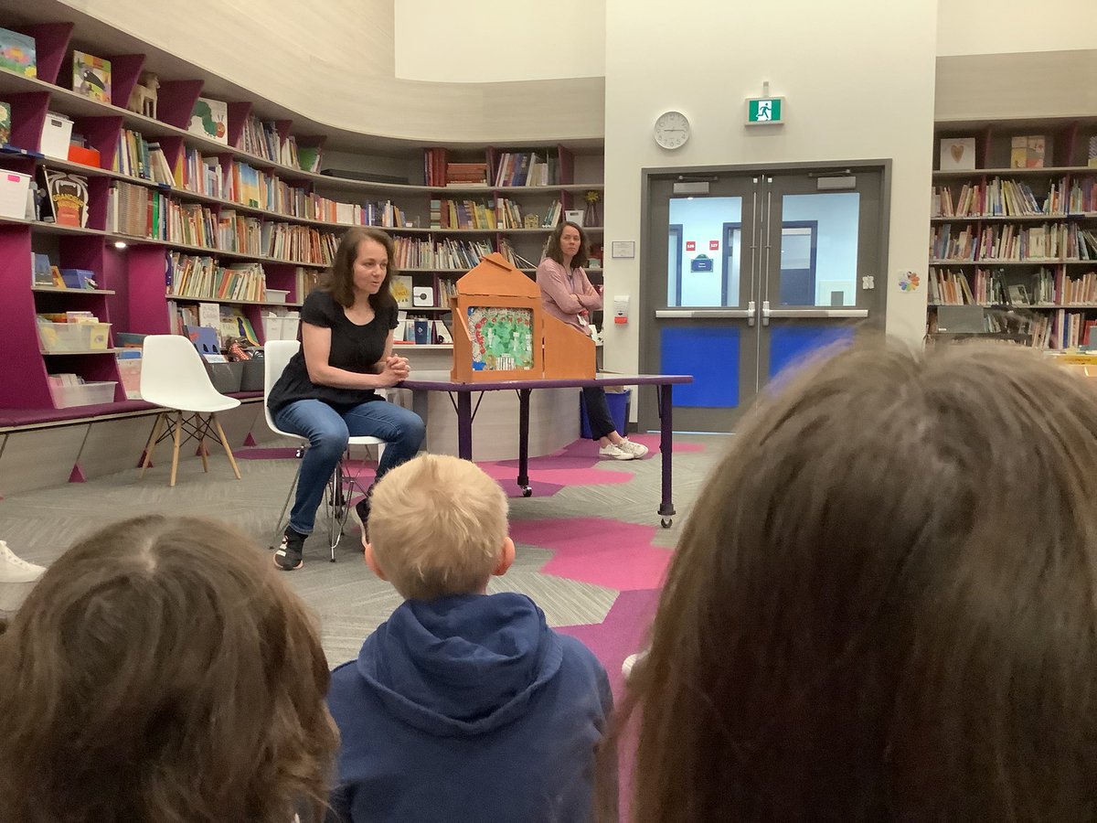 Hier, les classes qui ont participé au projet Kamishibaï <a href="/_DULALA_/">Dulala</a>  se sont retrouvées à la bibliothèque pour clôturer cette belle aventure.
Le 9/06, la communauté du <a href="/LyceeCalgary/">Lycée international de Calgary</a> pourra découvrir Le Voyage de Nimushum lors de Celebration of Learnings.
<a href="/YYC_cpb/">CPB</a> <a href="/YYC_CPA/">CPA Calgary</a> <a href="/YYCcm2b/">CM2b Calgary</a>