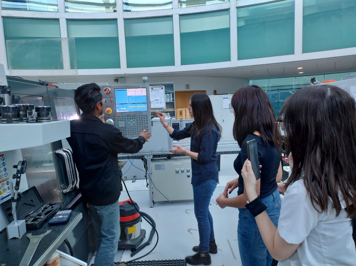 Racedam_F1's tweet photo. Gracias @TECcampusPUE por recibirnos en sus instalaciones y patrocinarnos la manufactura de nuestro auto ✨😊
#f1 #f1inschools #f1inschoolsmx #racedam_f1 #racedam #team #f1challenge #YoSoyCampeonMundial #teccampuspue https://t.co/bkajrDUwZR