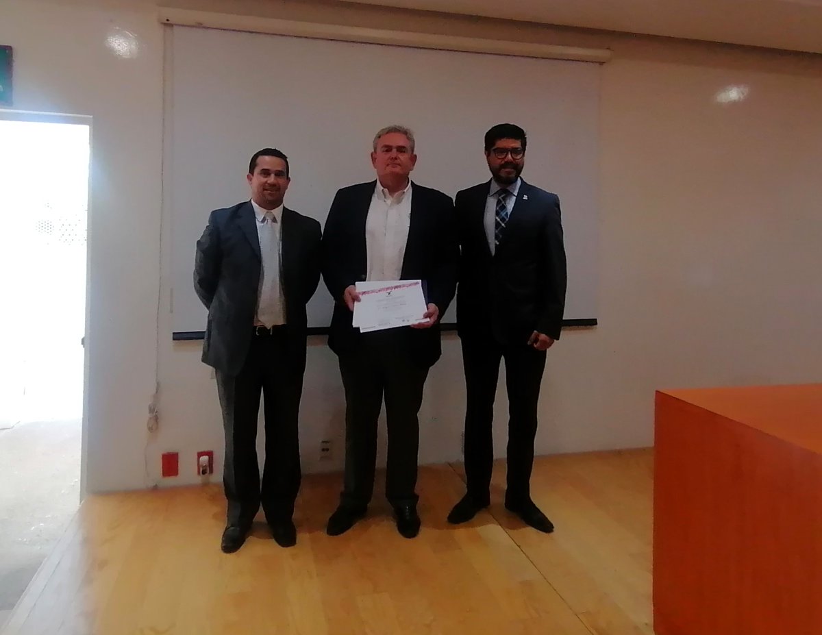 Con gran éxito se llevo a cabo la conferencia Medios Alternos de Solución de Controversias impartida a juristas por el Director del CCL de SLP, Lic. Miguel Cardoza Mora, organizada por la Casa de la Cultura Jurídica de San Luis Potosí y la Escuela Judicial del supremo Tribunal.