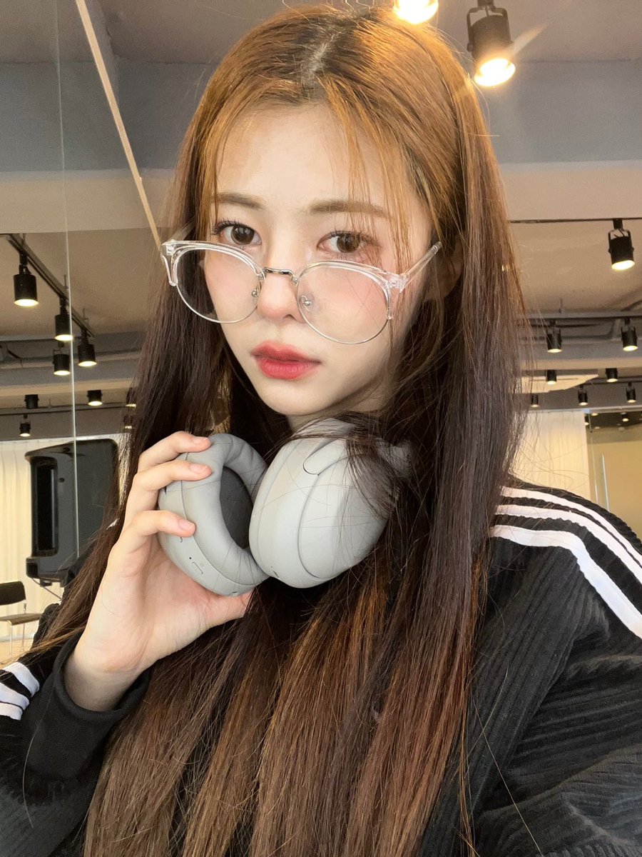 sodafiles's tweet photo. Dahyun 230531 fromm update 🍒❣️ https://t.co/TOrtVsUORY