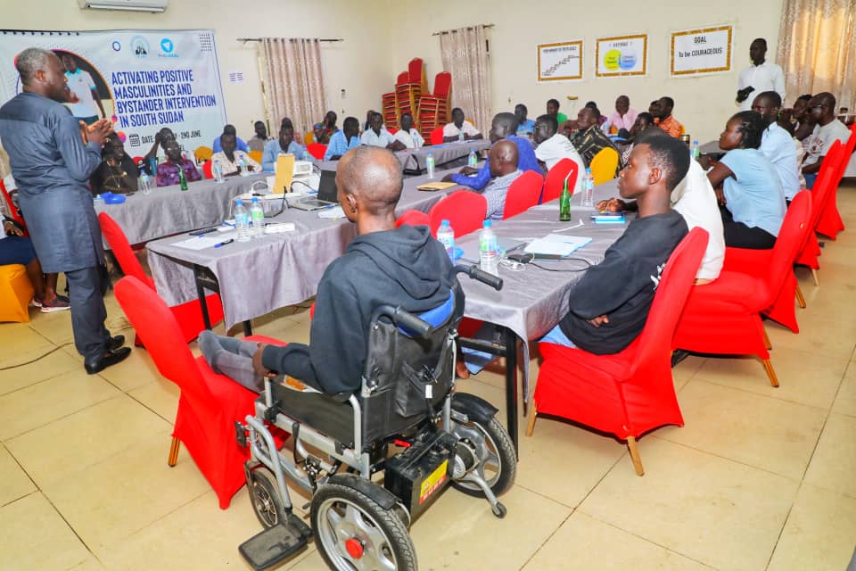 Great work by @Wartsouthsudan! Training young men with disabilities on positive masculinity and bystander intervention to #EndGBV. Interaction with @OlajideDemola Rep @UNFPA🇸🇸
#Musharaka4Tanmiya