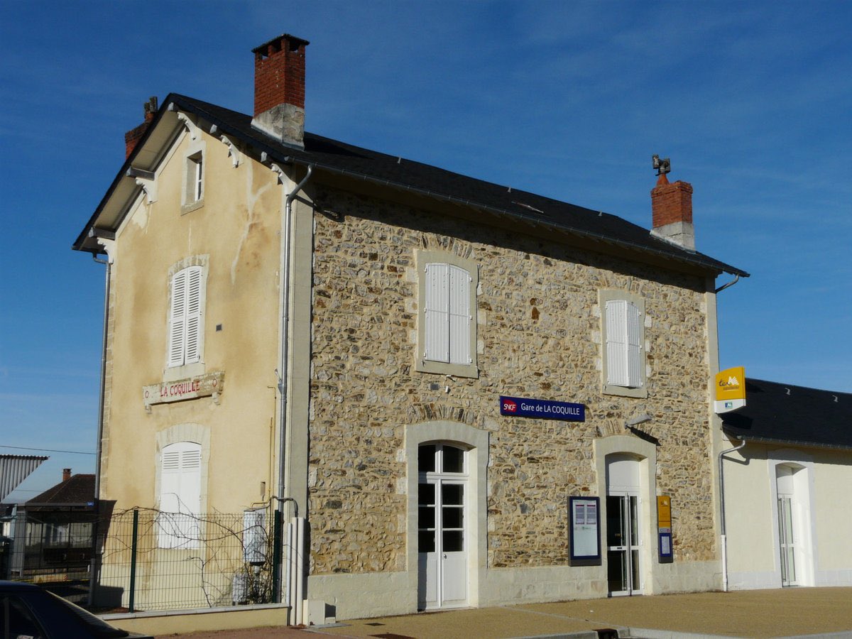 🔴Alerte info:

Dépôt de plainte après le vol de la lettre Q du panneau de la gare de 'La Coquille' dans le Limousin.