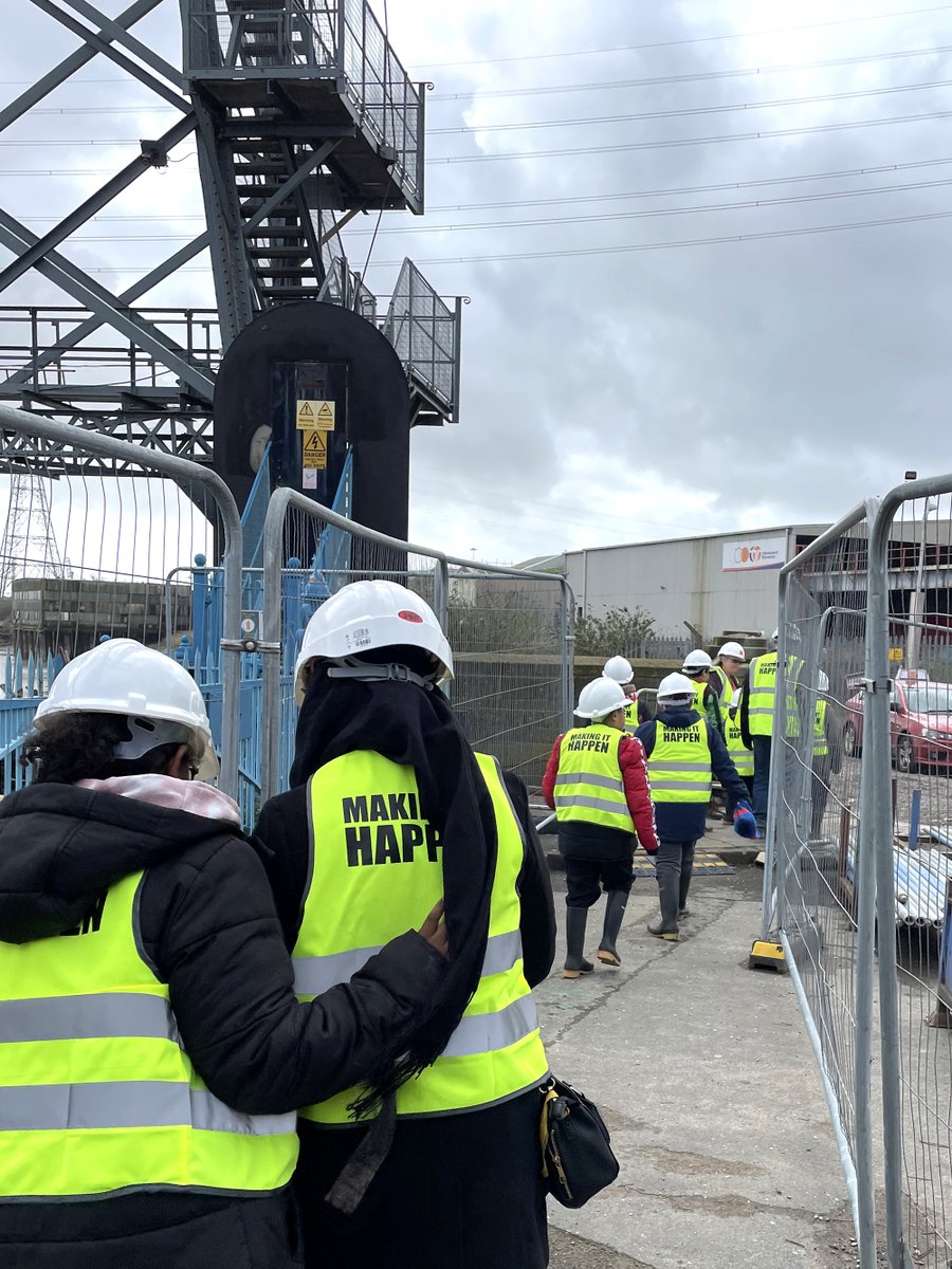 JohnPerkinsCon's tweet photo. It's all happening at Newport Transporter Bridge, where we are constructing a state-of-the-art Visitor Centre. We've been welcoming in local school groups for tours of the site as the new building takes shape.

@NpTbridge #ItsOurBridge #NewportTransporterBridge #MakingItHappen https://t.co/7KTpcLa668