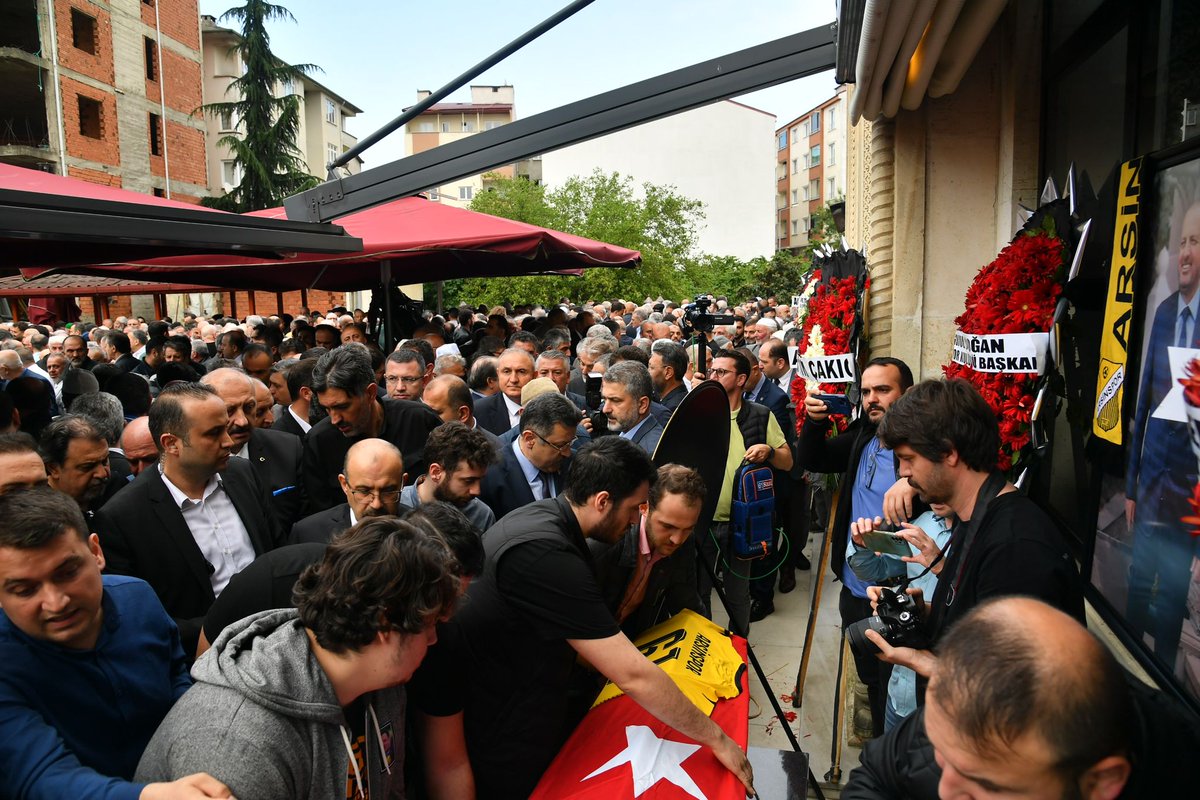 Kıymetli dostum, kardeşim İbrahim USTA'yı Arsin Ulu Camiinde kılınan cenaze namazının ardından ebedi istirahatgahına uğurladık.

Ruhu şad, mekanı cennet olsun.