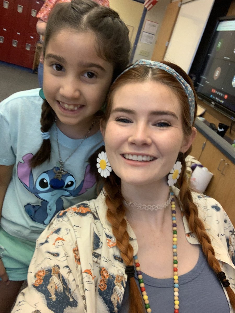 Emily Rudd tweet media