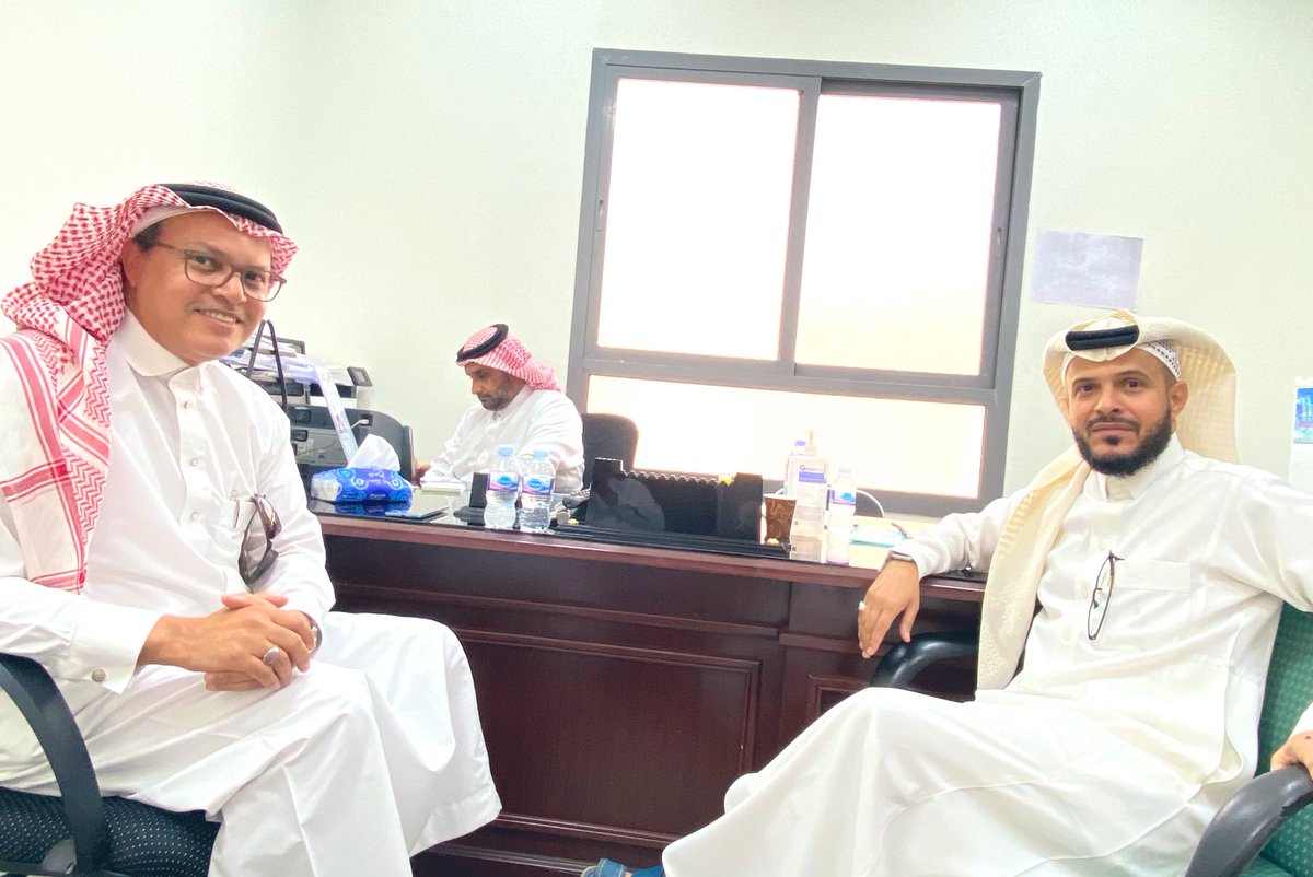 زيارة |
زار المدرسة د. فارس فضل  مشرف مادة التربية البدنية
#مكتب_التعليم_بالنسيم 
#تعليم_جدة