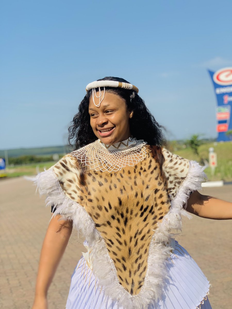 amanda_amooh's tweet image. 👸🏻👸🏻

#traditional #imvunulo #uMjoloWithAzola