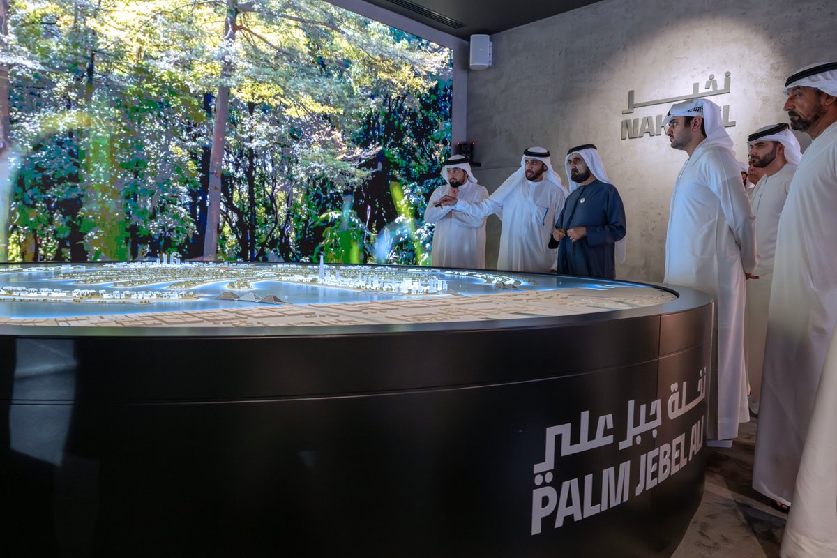 DXBMediaOffice's tweet photo. .@HHShkMohd approves new futuristic masterplan for Palm Jebel Ali, twice the size of Palm Jumeirah. The project will add approximately 110 kilometres of coastline to #Dubai &amp; will feature over 80 hotels and resorts. https://t.co/mR0wfhKUYP