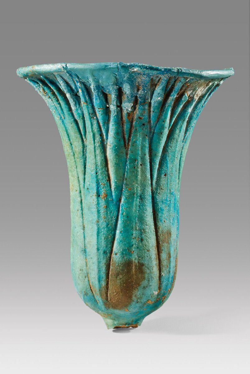 For the Lotus vase design of 1920 René #Lalique took inspiration from an Egyptian faience wine cup dating 1552 - 1069 B.C. (New Kingdom) #artdeco #inspiration #Egypt #ancient #art #glass @LaliqueMuseumNL