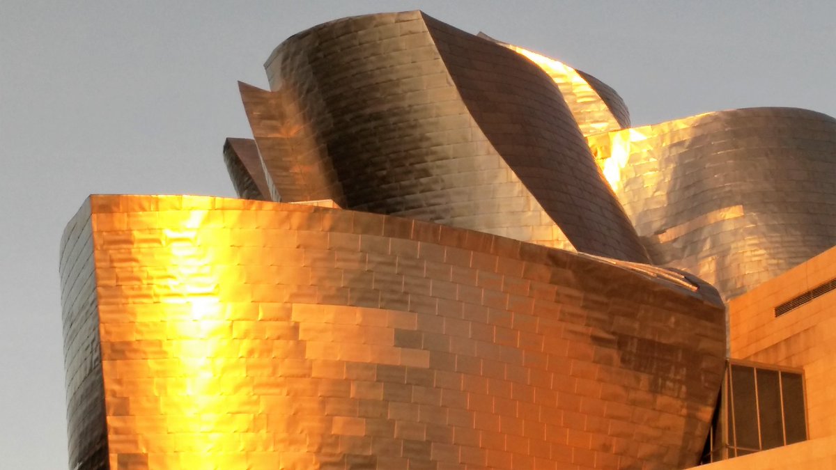 El sol de Bilbao
#MyGuggenheimBilbao

<a href="/MuseoGuggenheim/">Guggenheim Bilbao</a> 
#GuggenheimBilbao