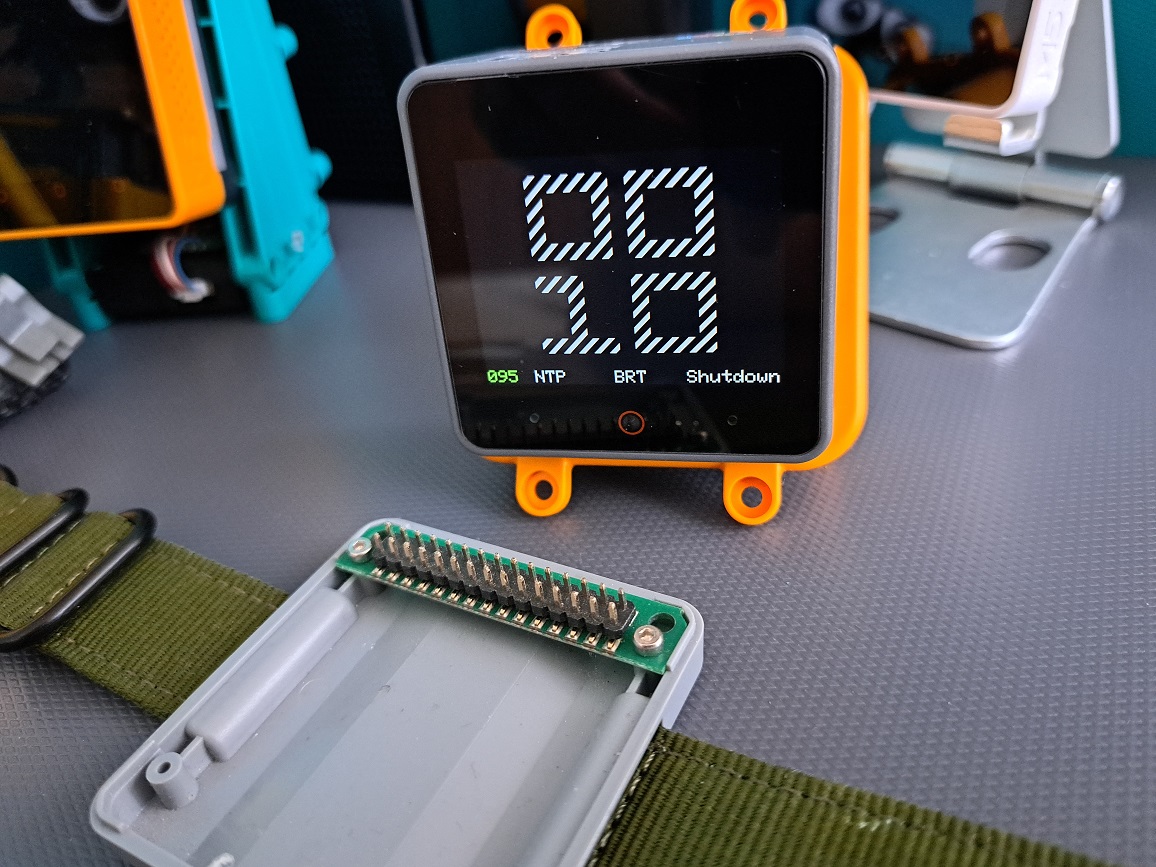 zeromem0's tweet image. I wanted to see what the TokyoFlash clock looks like on the #M5StackCoreS3. Thank you @4za_thither.