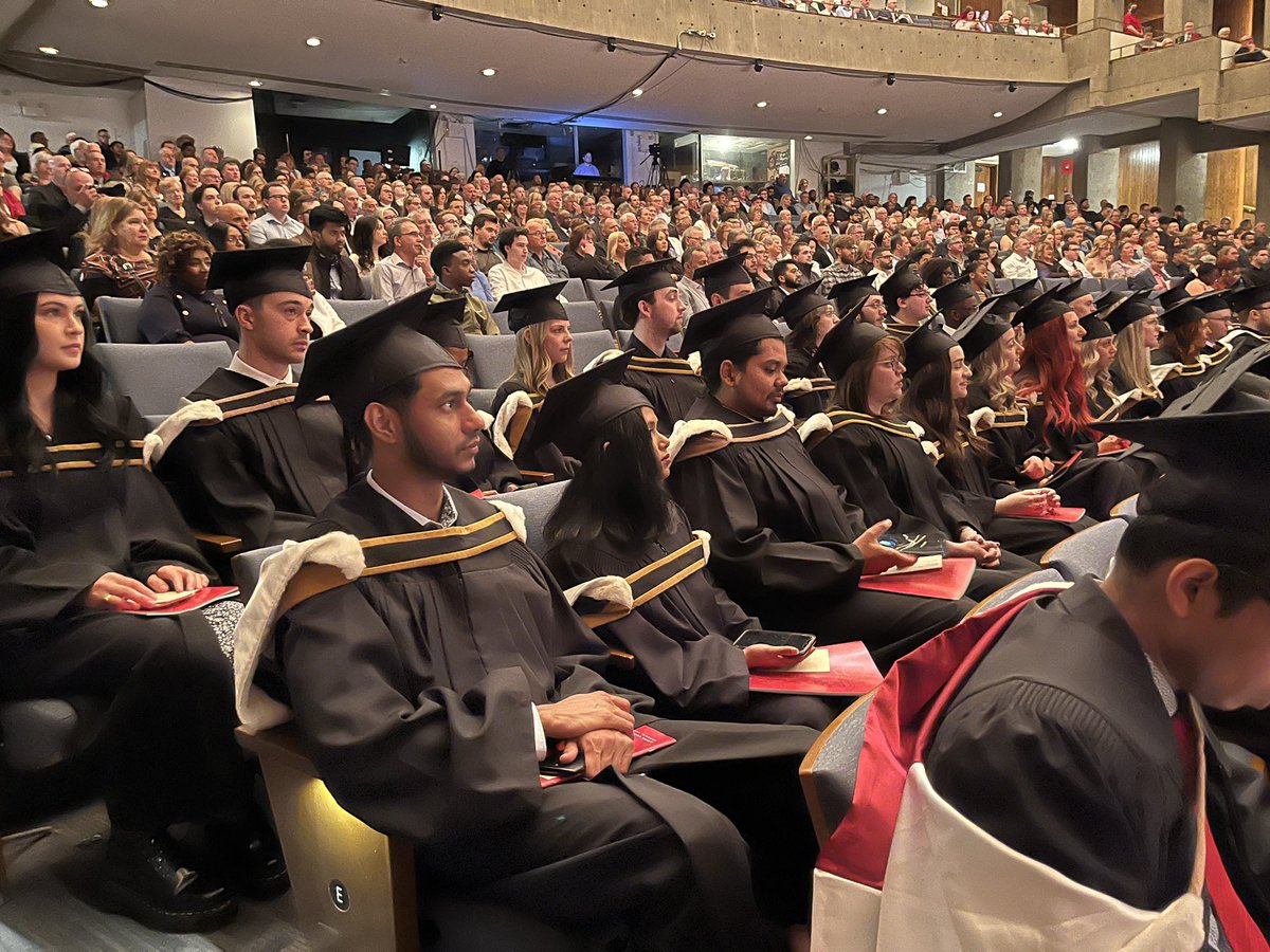 MemorialUSci's tweet photo. So happy to celebrate this fine group group today. Wishing you all the best. ❤️🎉#mungrad2023 https://t.co/fpElp416IA