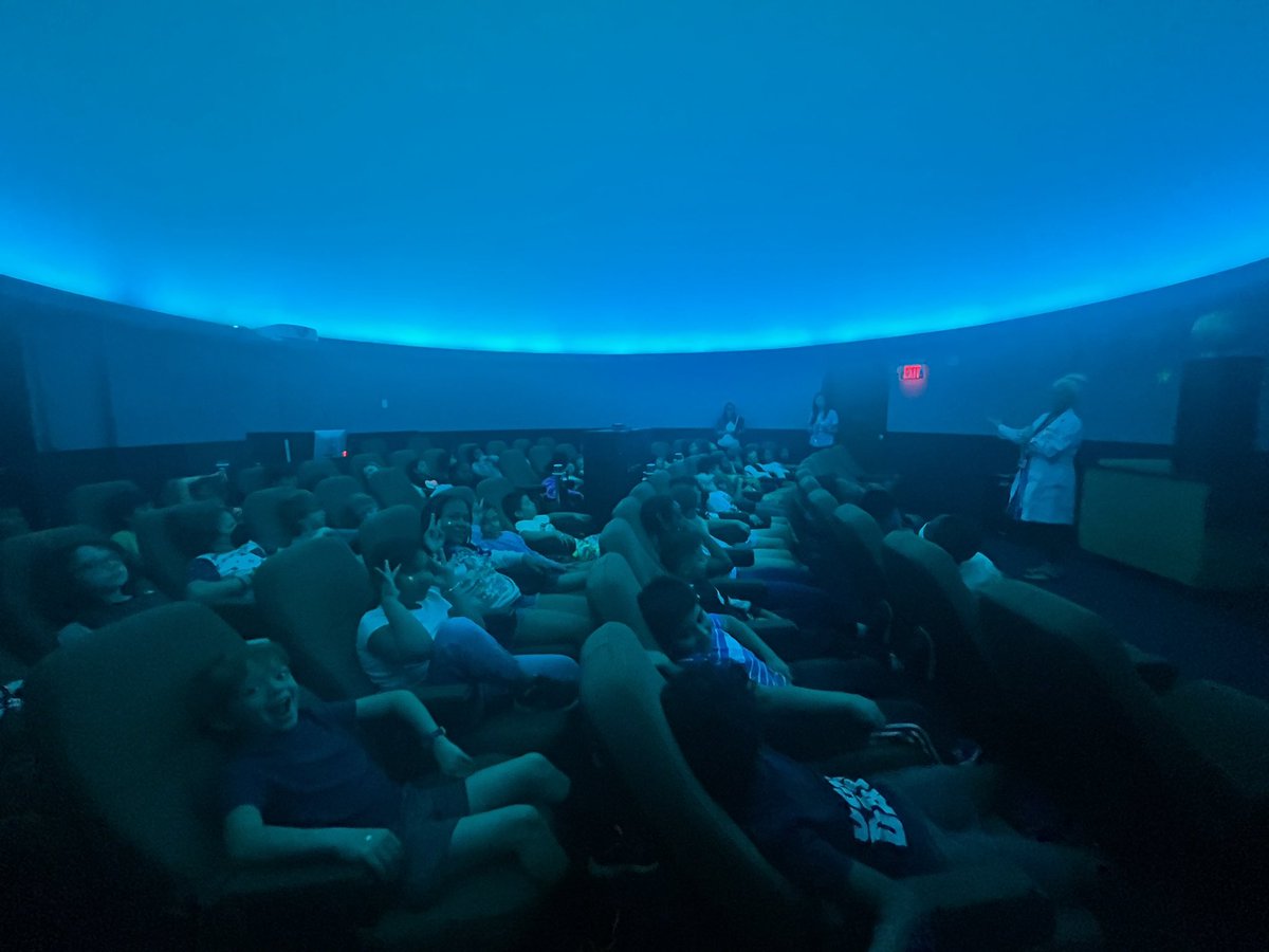 we ❤️ the planetarium!