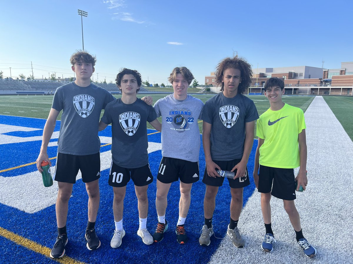 LakeCentralBSOC's tweet photo. First morning run!  Everyone ran for around 50 minutes and about 6 miles, even the coaching staff. 

Top 5 Finishers
So. Matthew Newton
So. George Karabatsos
Sr. Miller Knestrict
Jr. Tye Adams
So. Kaden Vickery

#WEARELC #ROLLTRIBE
@LCIndians @LC_School_Corp https://t.co/sGxOMjrbx3