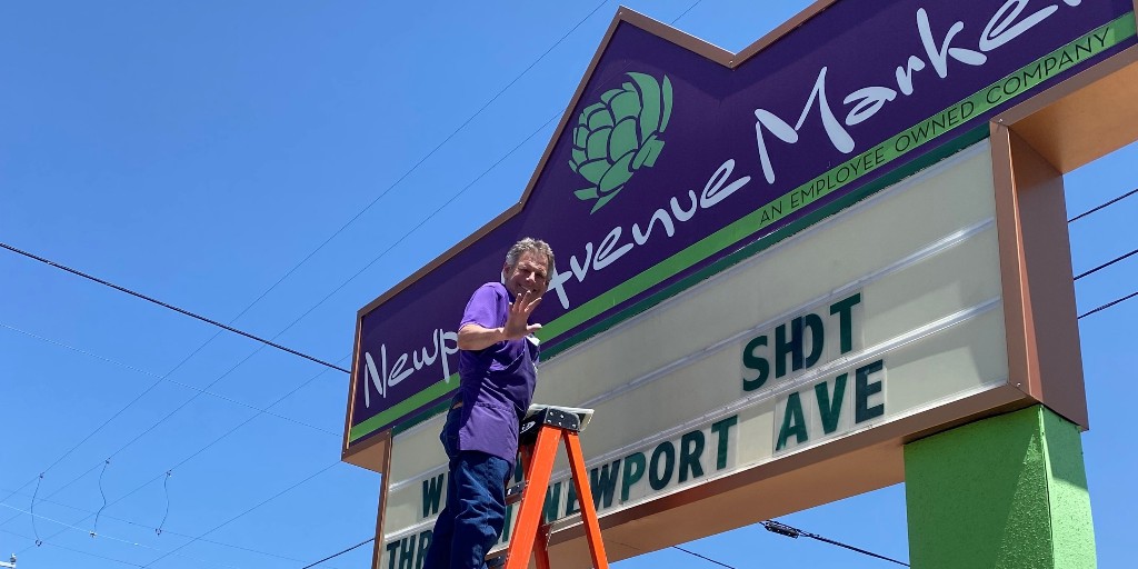 newportmarket's tweet photo. Great Scott! We have a straight shot through Newport Avenue 🛣️
#readerboard #onemarketakazillionwonders #newportavemarket https://t.co/OOy3kVBWzV