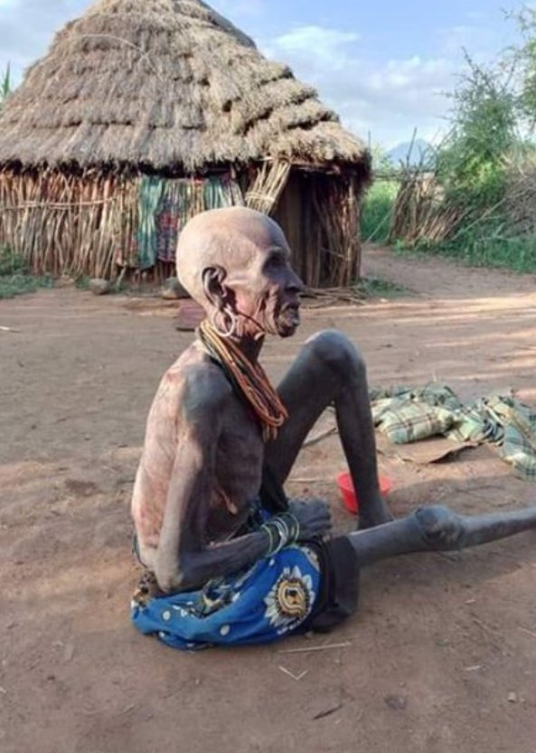 Louise94622028's tweet photo. @AsstSecStateAF @KagutaMuseveni What about these? Last photo you will see lastest victim killed last night. #SaveUganda @EU_Commission @UN @USAGov @USAmbUganda @10DowningStreet @BBCNews @cnni https://t.co/kZnIBXRYd1