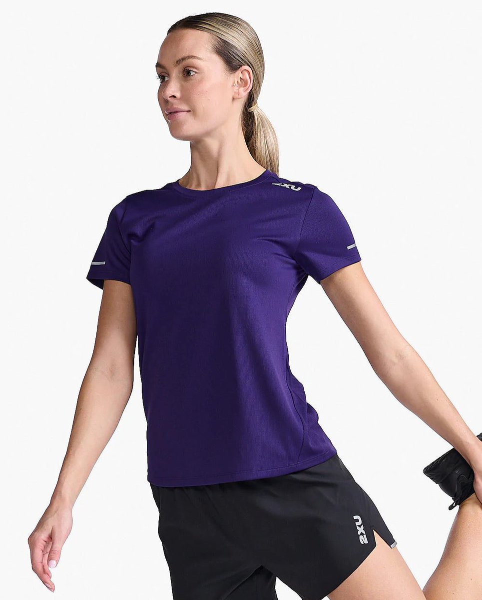 SportsbugUK's tweet image. 𝟐𝐗𝐔 𝐀𝐄𝐑𝐎 𝐓𝐄𝐄!😮‍💨

With X-VENT fabric technology, the Aero Tee combines a recycled double-knit sweat-wicking body and lightweight breathable mesh back to keep you dry and cool so you can perform in comfort. 

Available now at Sportsbug!💥

#2xu #2xuaerotee #twotimesyou