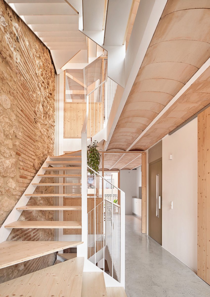 Exploración volumétrica en una vivienda. Casa Sandra y Mario por NUA arquitectures
metalocus.es/es/noticias/ex…
Volumetric exploration in a house. Sandra and Mario House by NUA arquitectures
metalocus.es/en/news/volume…
<a href="/NUAarq/">NUA arquitectures</a>