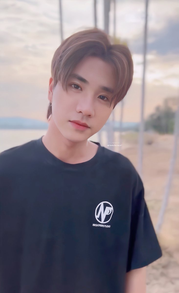 Summer320417's tweet photo. SUMMERTIME🌻

#PerthTanapon 
#KDPPE https://t.co/aSnxQoqp0G