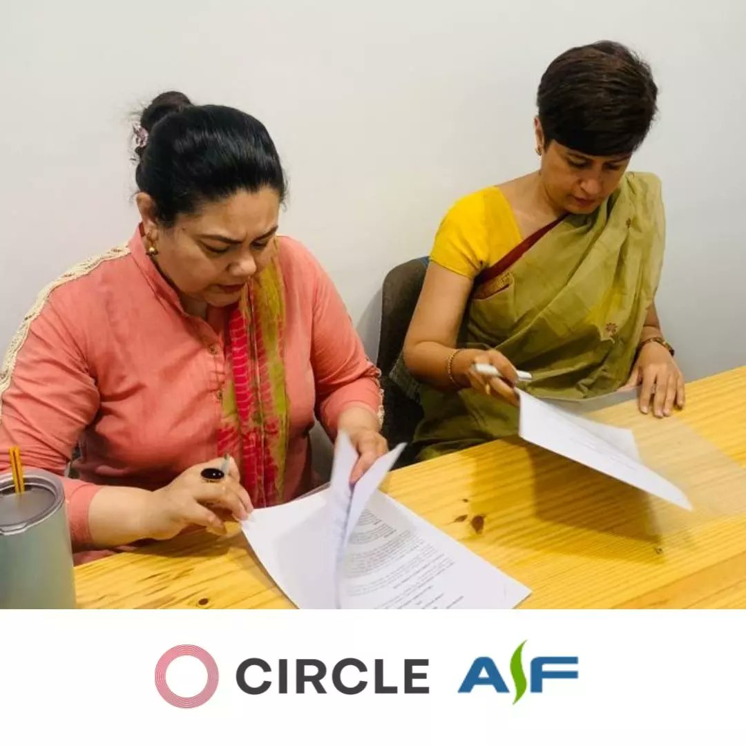 CIRCLE Women Association (@circlewomen_) on Twitter photo Under the collaboration, ASF will provide assistance to CIRCLE in selecting and mobilizing 200 female and transgender farmers from ASF’s network of beneficiaries in GB.
MOU signed by CEO CIRCLE, Sadaffe Abid and COO ASF, Aeysha Gulzaar. 
#CIRCLEWomen #microbusiness #transgender Under the collaboration, ASF will provide assistance to CIRCLE in selecting and mobilizing 200 female and transgender farmers from ASF’s network of beneficiaries in GB.
MOU signed by CEO CIRCLE, Sadaffe Abid and COO ASF, Aeysha Gulzaar. 
#CIRCLEWomen #microbusiness #transgender