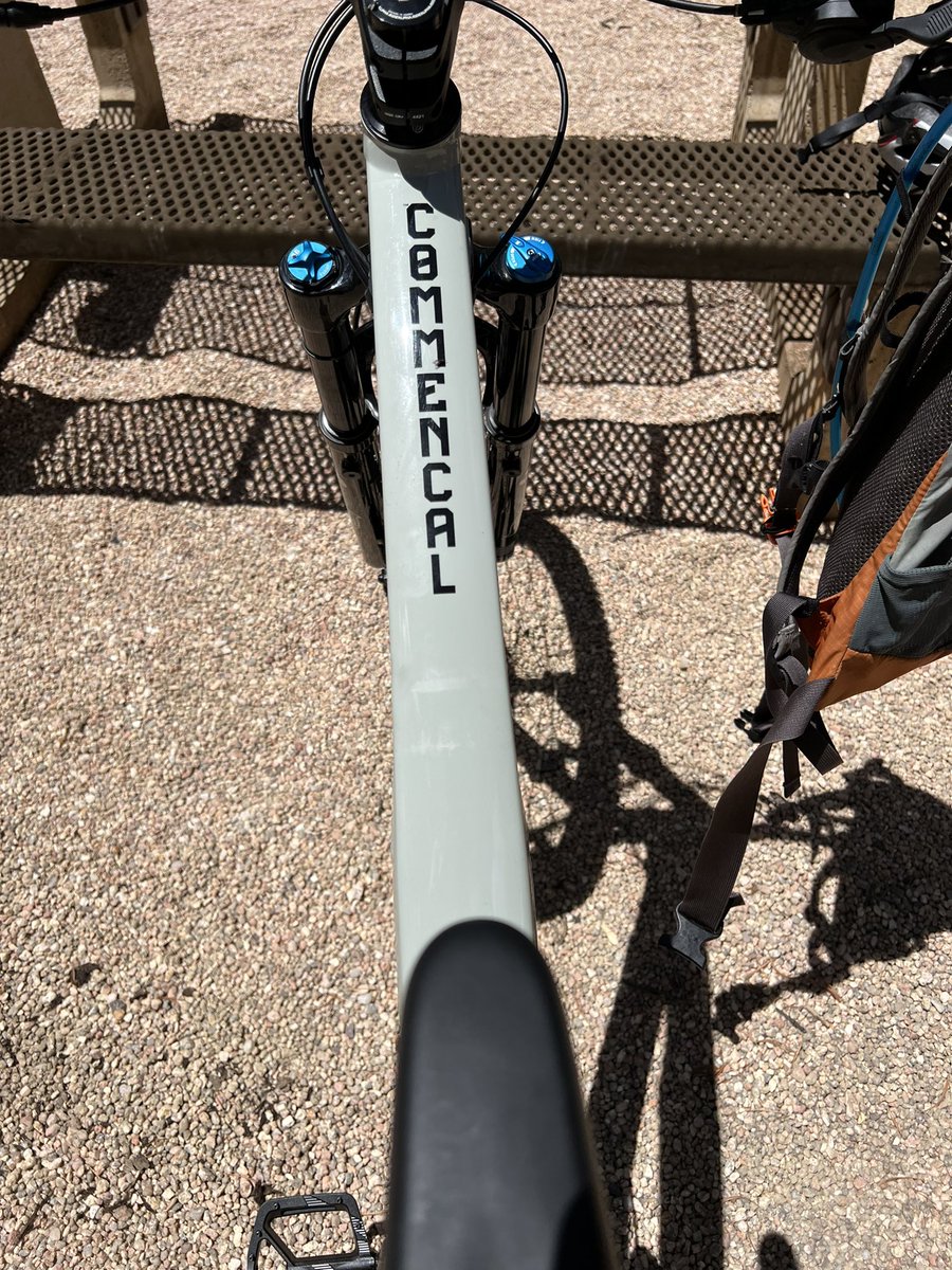 Netriggen's tweet photo. New bike day #commencial https://t.co/w8e9MUPzYv