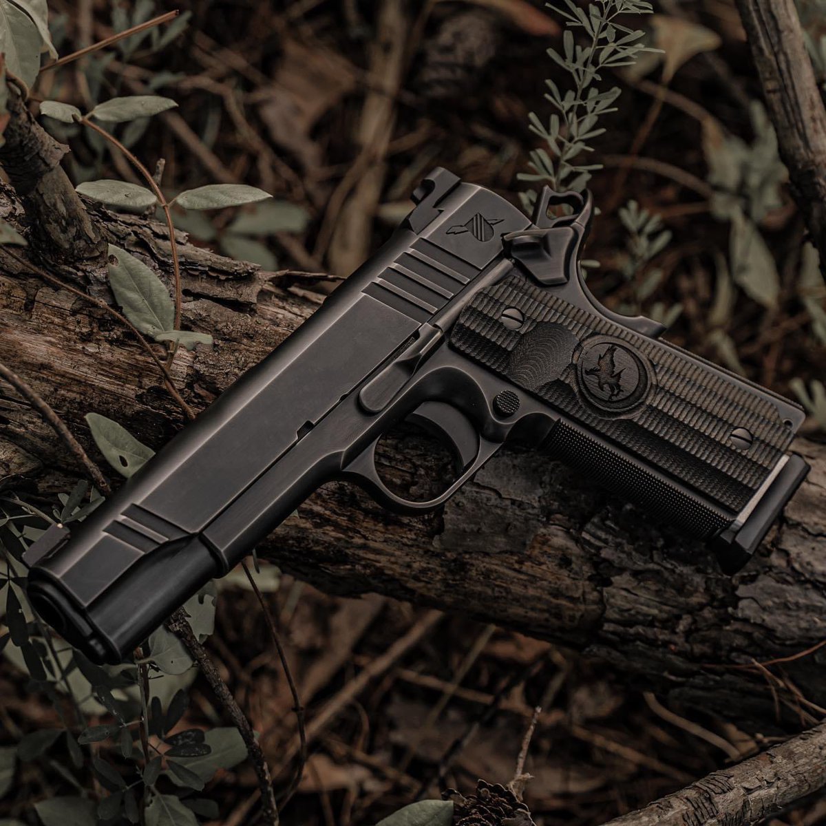 NighthawkCustom's tweet photo. The Thunder Ranch Combat Special
The ultimate combat pistol- designed and partnered with Clint Smith from Thunder Ranch.
#ThunderRanch #Custom1911 #ThunderRanchCombatSpecial #1911 #ClintSmith #HandBuilt #CustomMade https://t.co/J47BATIHSW