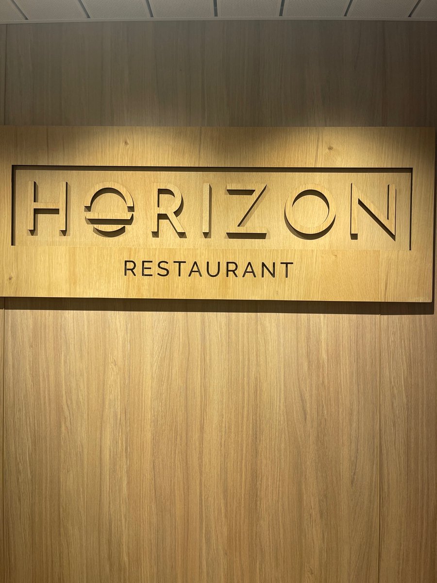 If you fancy a casual evening dinner on board P&O Arvia, head to the Horizon restaurant, the Buffet venue. It’s so beautifully designed, you can pick from a wide variety of foods and eat enjoying a fabulous Ocean view! #AD #pandocruises #arvia #pocruises