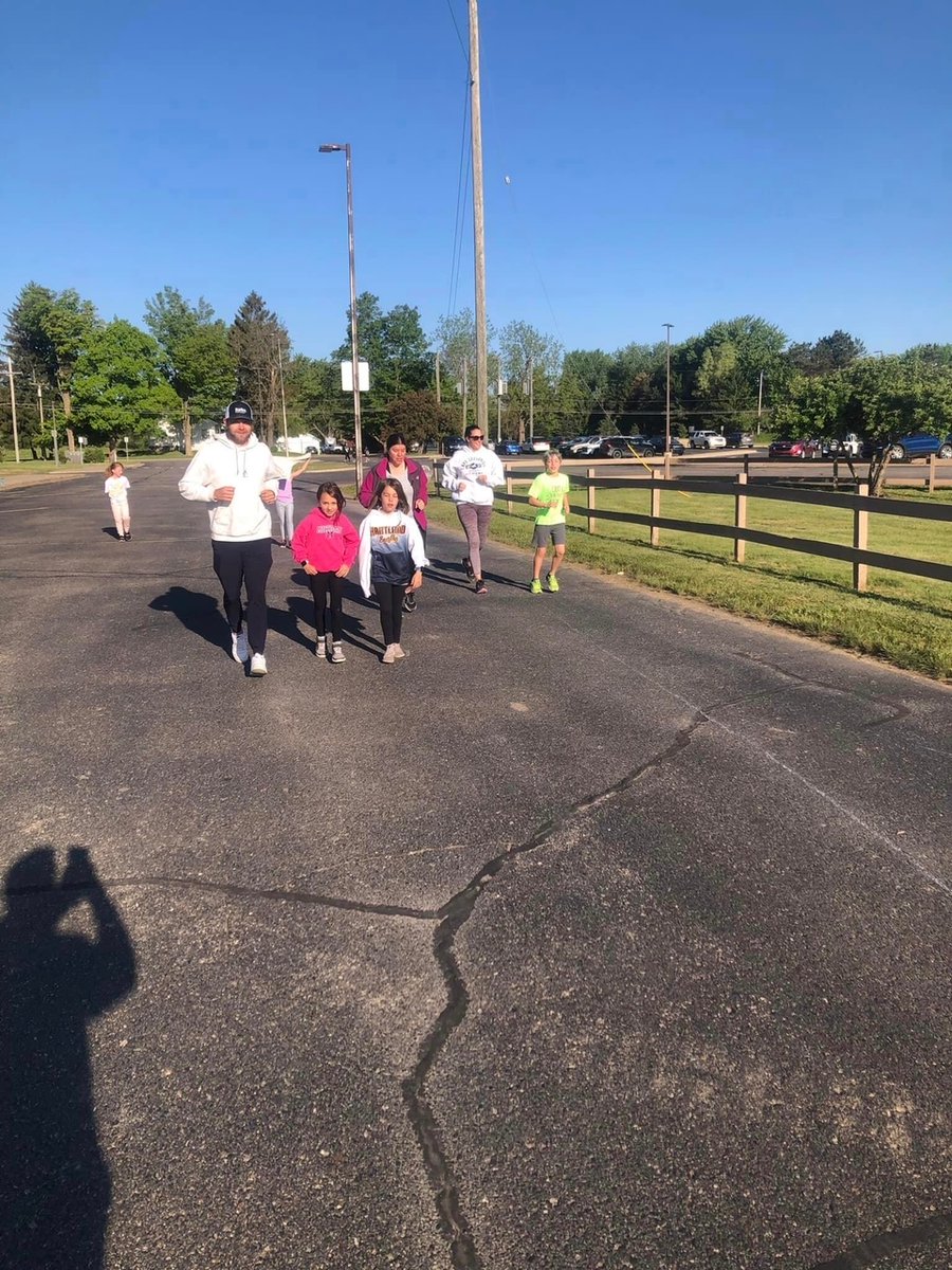 lakeselementary's tweet photo. Congratulations to all of the Lakes Run Club members who have been working so hard the past several weeks to prepare for the Hartland Memorial Day 5K!  Way to show grit and hard work! https://t.co/yLzJwc9xBm
