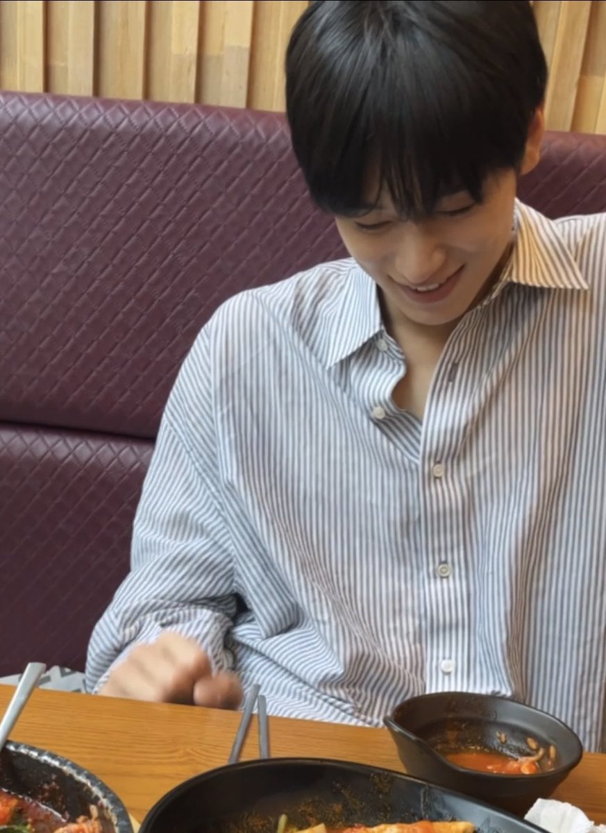 jjuyolover's tweet image. 하..........