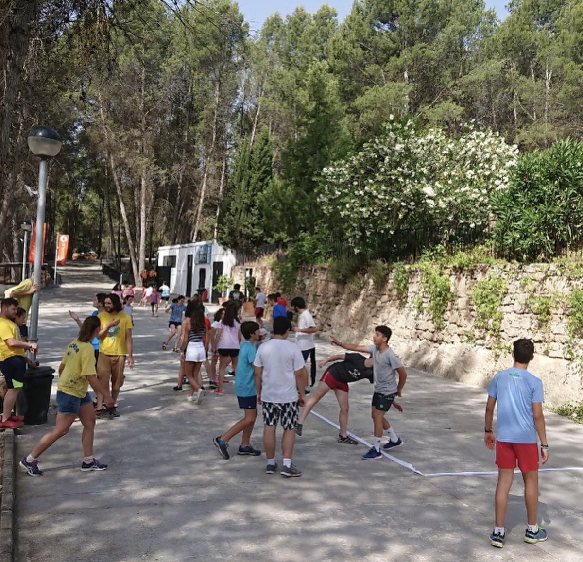 Estamos dando los últimos retoques a nuestros campamentos de este año ... ¡no podemos estar más ilusionados! Tenemos las ya las mochilas preparadas y mil actividades para hacer que la experiencia sea inolvidable para todos nuestros niños y niñas.