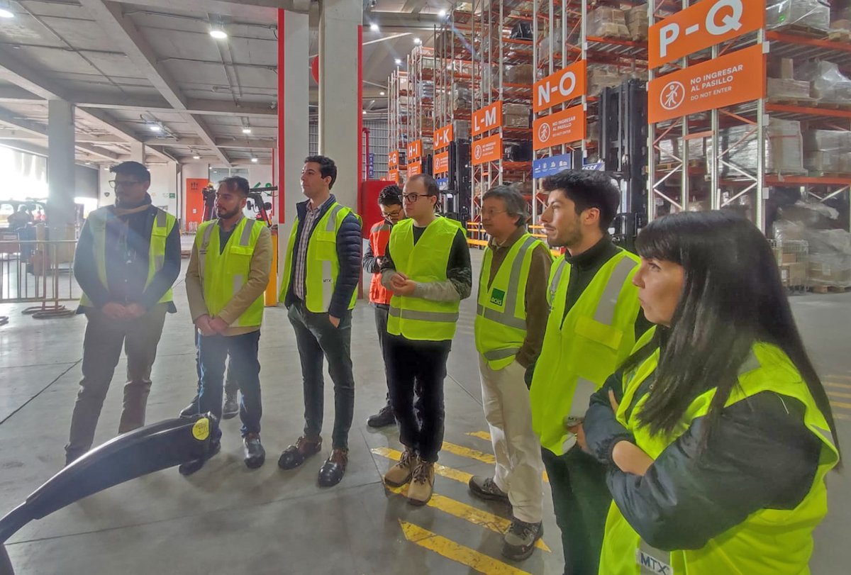 Conecta_Log's tweet photo. 😀📷 Estuvimos de visita en el terminal de carga internacional aéreo de Santiago📷#TEISA y #DEPOCARGO, para conocer los procesos y levantar brechas en los que podamos colaborar para mejorar la eficiencia de esa línea logística https://t.co/nCtXRGxiiE