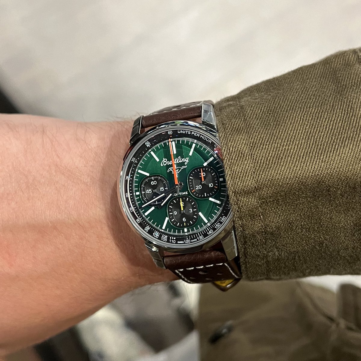 SeenThruGlass's tweet photo. @r_rocha19 @Breitling I’m a Ferrari guy that drives Porsches and Jags…in the same way I’m an Omega guy that wears many other watches that appeal 😜 … this thing is a vibe https://t.co/Y3ezxBtXKx