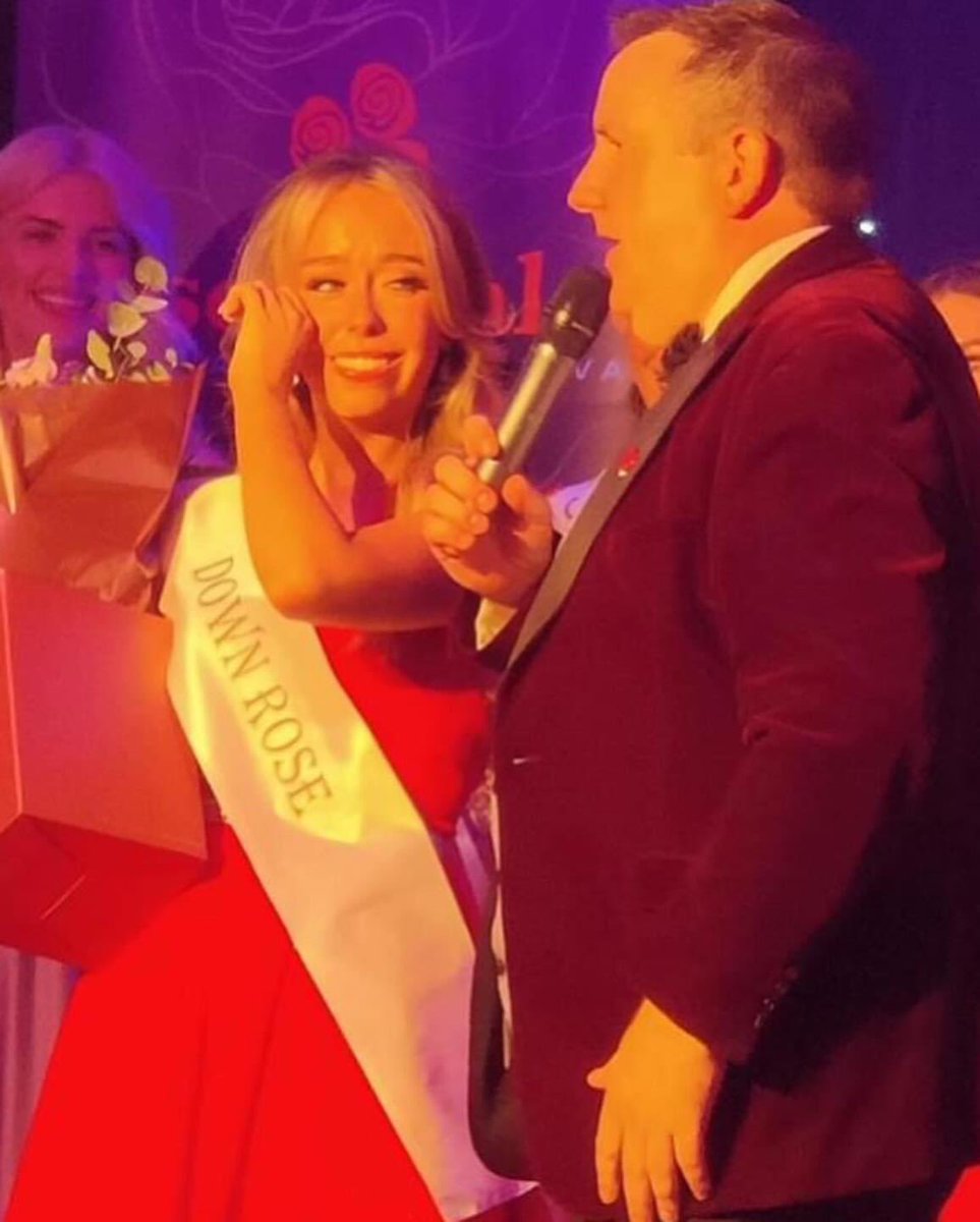 HarmonyHealthBe's tweet photo. Congratulations to the new Down Rose @nadinedowney_ ❤️🖤🌹
She has done absolutely brilliant and we are so happy for her 🥰
Nadine was sprayed with Bellamianta spraytan for the competition at the weekend! #bellamainta #harmonyhealthbeauty https://t.co/OjqSqEzE2p