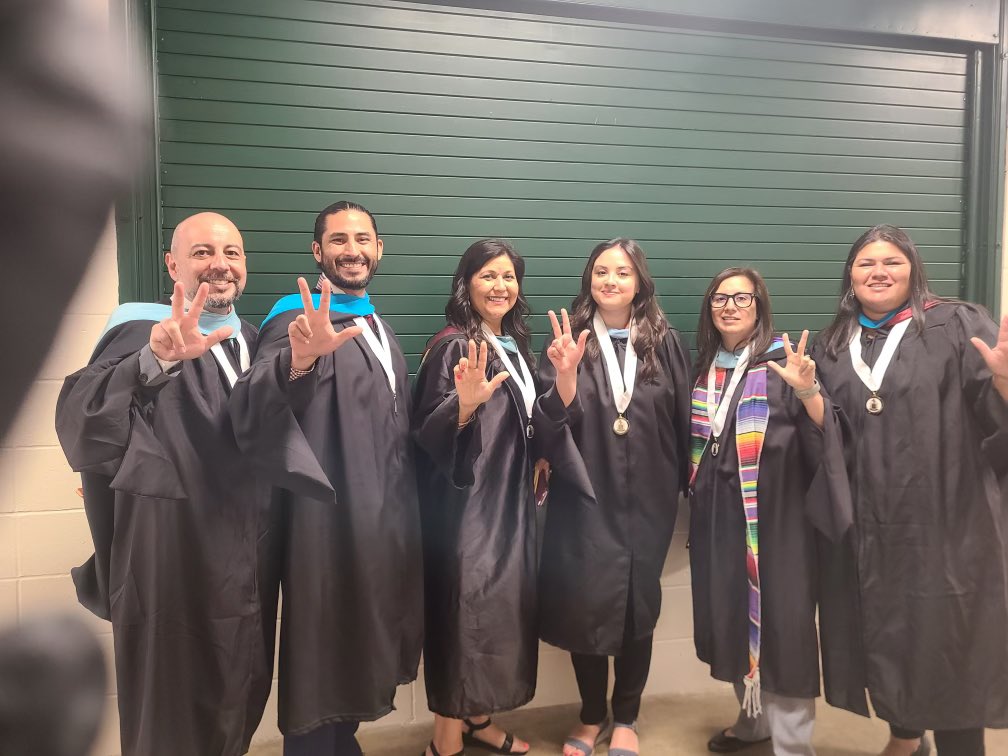 Miguel Castillo, BS, MS Ed ๐๐๐ (@miguelmigrant) on Twitter photo Navarro Team in the house. Keep it relevant y si se pudo ๐๐ฝ. <a href="/JuanCardenas987/">Juan Cardenas</a> <a href="/PadronBadgers/">Padrรณn Elementary</a> <a href="/mr_ibecerra/">Isaac Becerra</a> <a href="/Cook_Principal/">Priscilla Sanchez Emamian</a> <a href="/ElementaryMcbee/">Frank & Sue McBee Elementary</a> Navarro Team in the house. Keep it relevant y si se pudo ๐๐ฝ. <a href="/JuanCardenas987/">Juan Cardenas</a> <a href="/PadronBadgers/">Padrรณn Elementary</a> <a href="/mr_ibecerra/">Isaac Becerra</a> <a href="/Cook_Principal/">Priscilla Sanchez Emamian</a> <a href="/ElementaryMcbee/">Frank & Sue McBee Elementary</a>