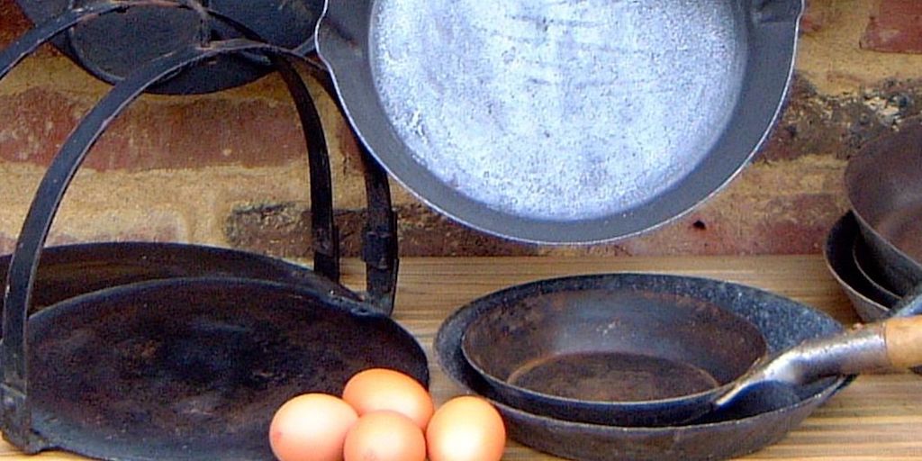 Treat the family to a #halfterm big breakfast.

#Vintage cast iron & steel frying pans. bit.ly/2c9YP0F

#ThrowbackThursday #VintageStyle