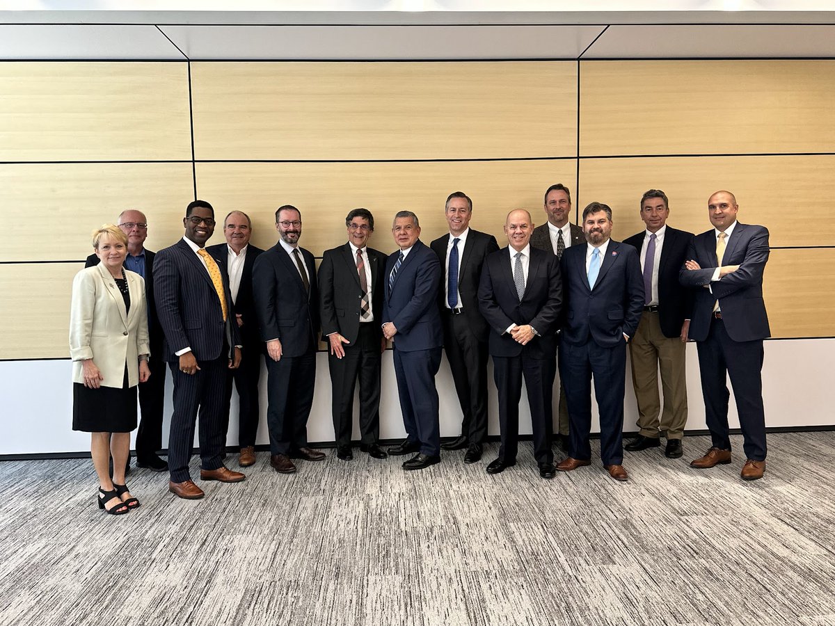PresidentsForum's tweet photo. It was a pleasure to strategize with Under Secretary Jacobs and Mr. Garcia about ways to benefit #workinglearners who serve our country. The Presidents Forum is dedicated to making the #education experience better for our #veterans.
@DeptVetAffairs @markmilliron @EducatorAndrews https://t.co/lvNmU2rRFi