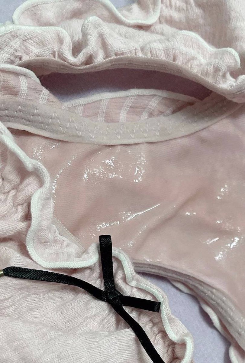 KahiPyar's tweet image. 我真的要疯了，特地把果冻送姥姥家，结果开好房间被放鸽子，一个人在酒店，做春梦梦见了几个大汉。又长又大的粗棒子，醒来内裤湿透了，就没一个人可以安慰我嘛?