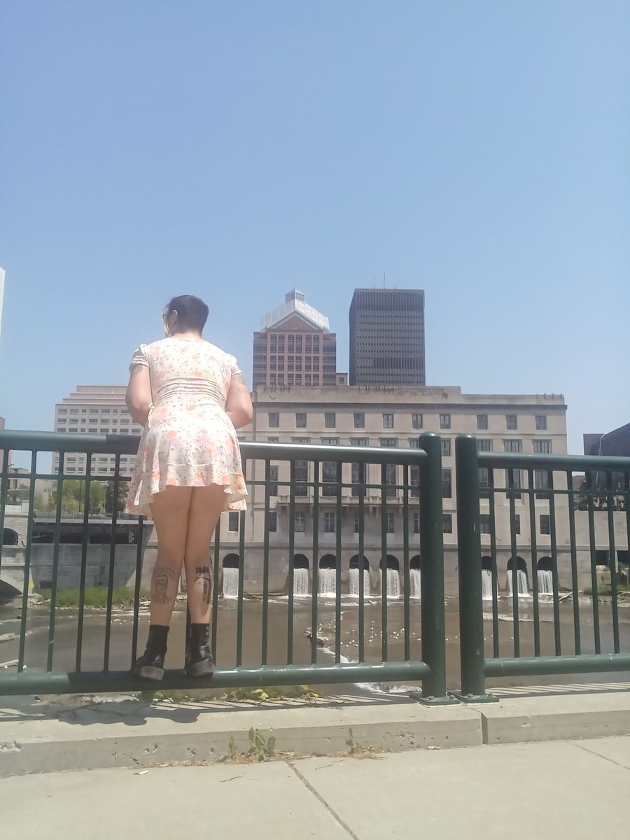 I haven't posted here in awhile... don't worry tho, I'm still pretty