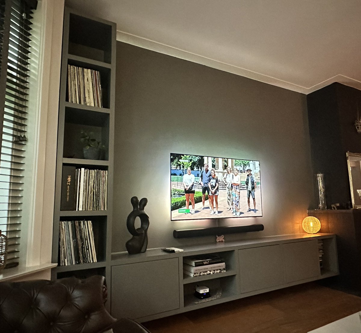 joskeijsper's tweet photo. Voor en na! Heel blij met onze nieuwe meubel en audio! Eindelijk weer vinyl draaien! #sonos #victrolastream #pickup #meubel #opmaat #handgemaakt https://t.co/n9eJU0XCS2