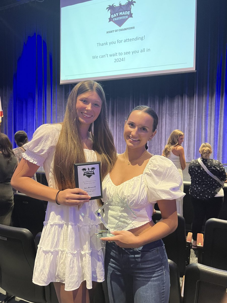 So honored and thankful to have been given this award from <a href="/BMFastpitch/">Bay Made Fastpitch</a>!! A great event with even better people🤍