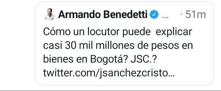 TresHuevitos's tweet photo. Es que uno se acuerda, cuando los petrovideos, el “periodista” Julito le decía con voz suave:

#DonRoy https://t.co/eCtVYUThY0