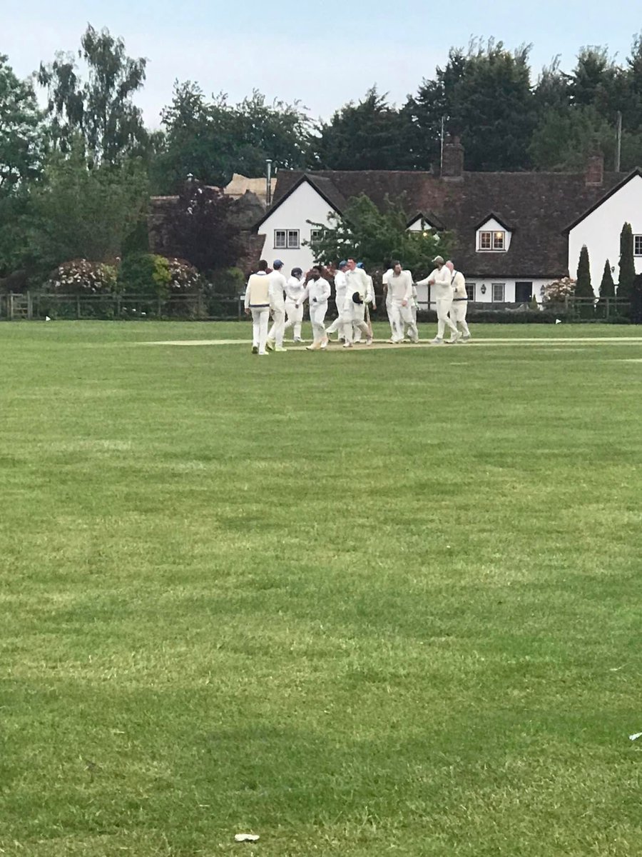 NazeingCricket's tweet photo. Superb victory for the 2s this evening in the first round of the @HEBLcricket T20 League Shield against @hrcctweets 3s 🏏 

Batting first, the #Scallops defended 145 to win by 12 runs 👏 

Great performances all round! 

#YouScallops https://t.co/PtXl2LUnlr