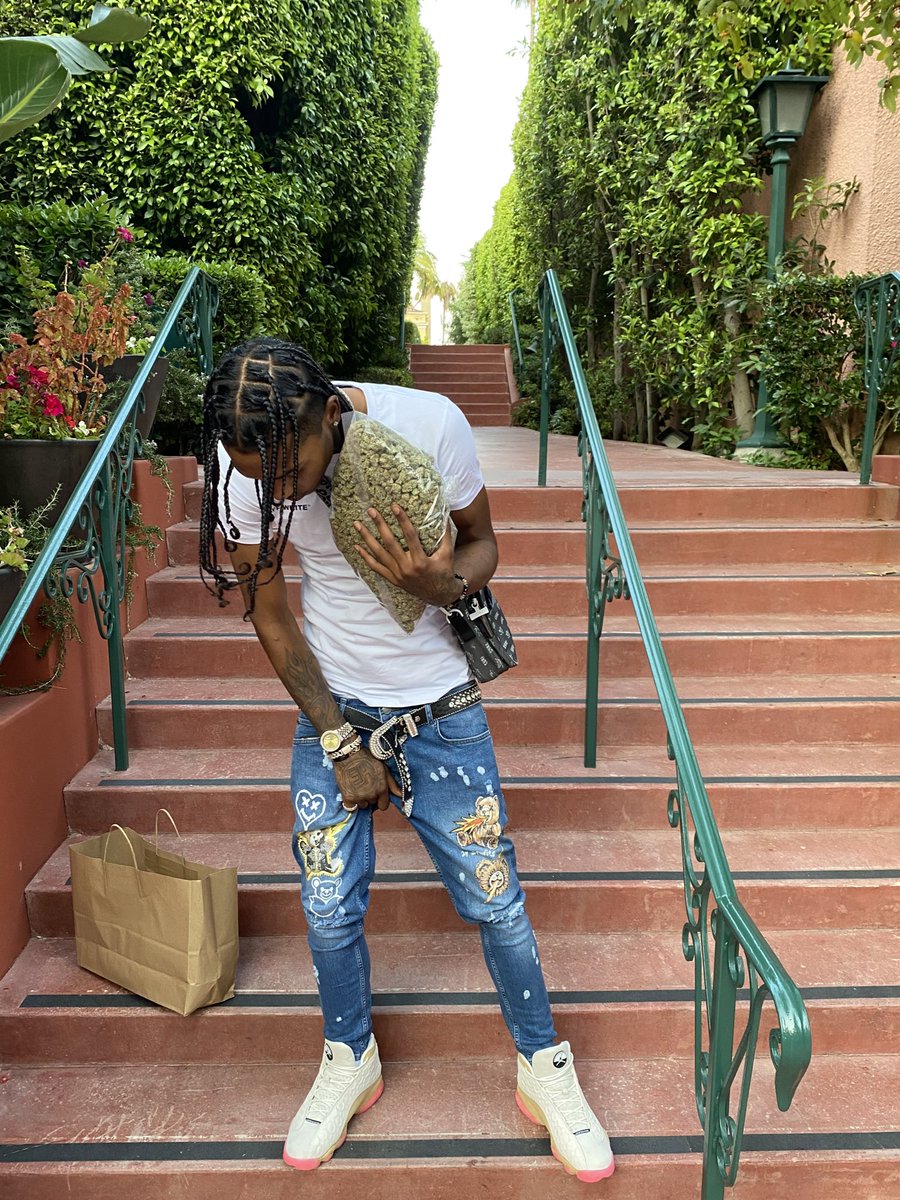 Might just ask my bitch do she want marry me 🦅🖤 #EA